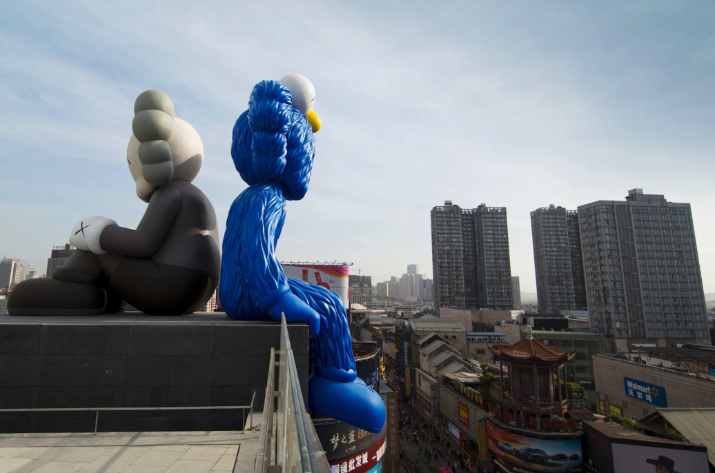 KAWS Unveils New SEEING/WATCHING Sculpture