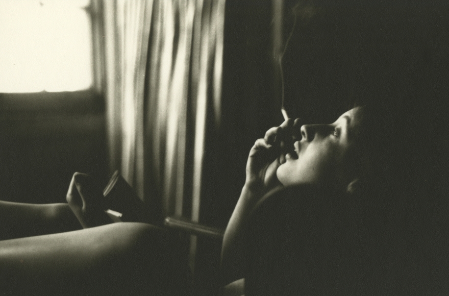 Juxtapoz Magazine Saul Leiter S Intimate Photographs Of His Muses