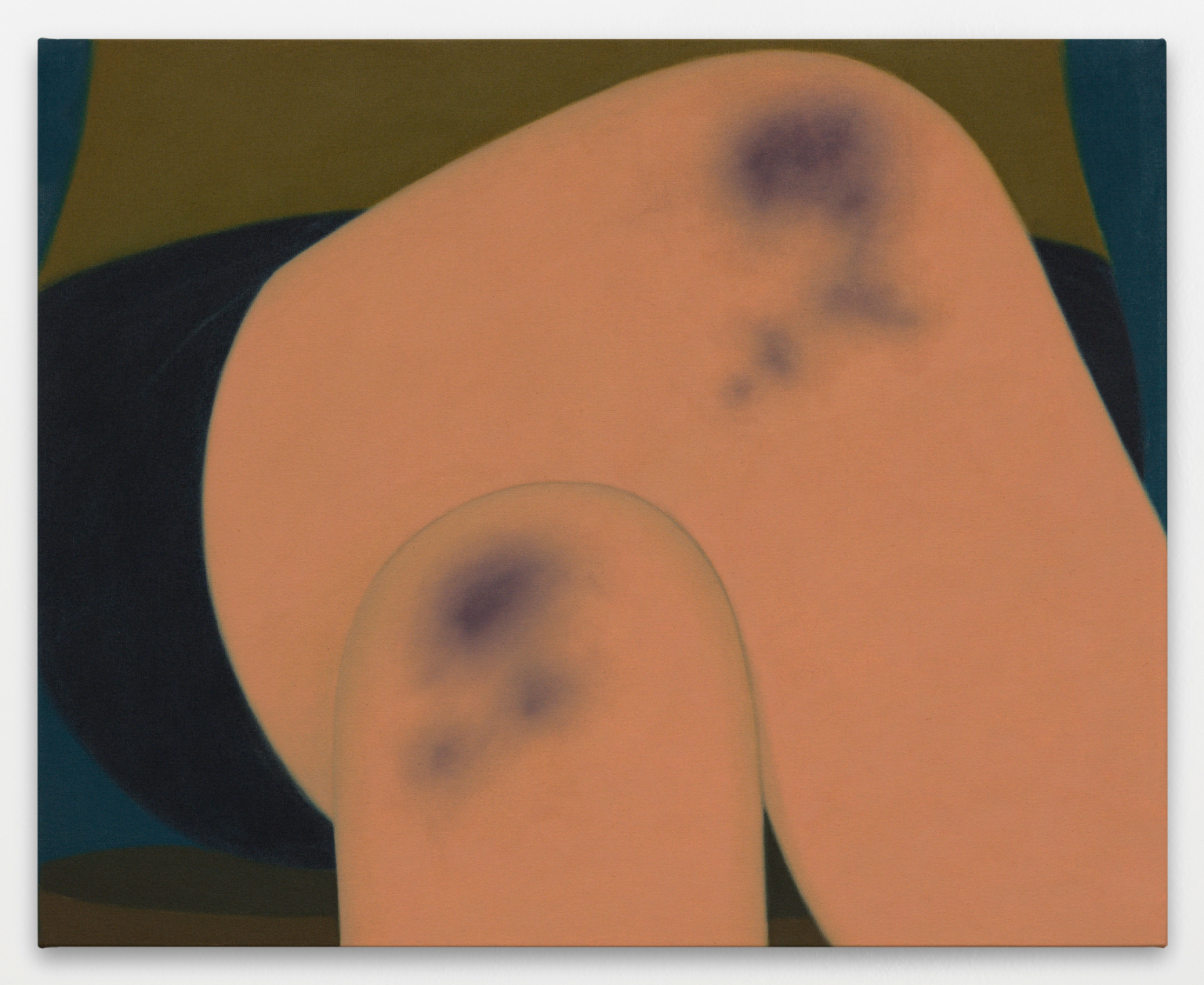 Knees, 2023. Oil on canvas, 25⅝ × 31⅞ in. (65 × 81 cm)